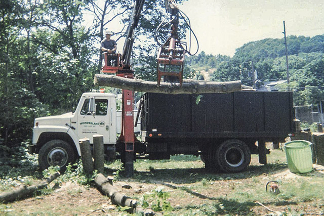 Wonderland log processing truck